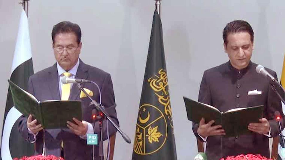 3_1787931348.JPG