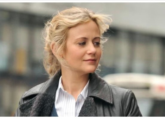 actress_1765874043.jpg